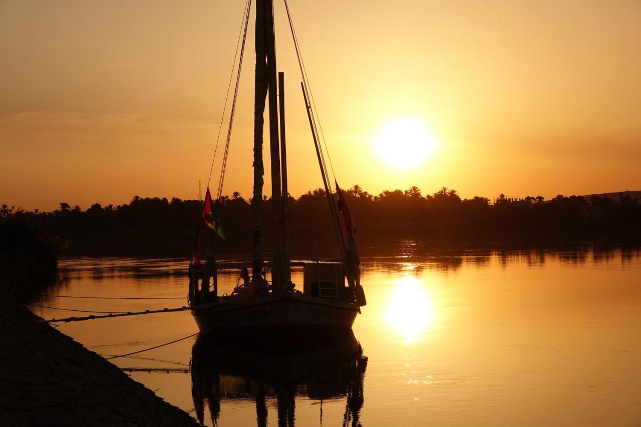 Jj Jamaica Felucca Hotel อัสวาน ภายนอก รูปภาพ