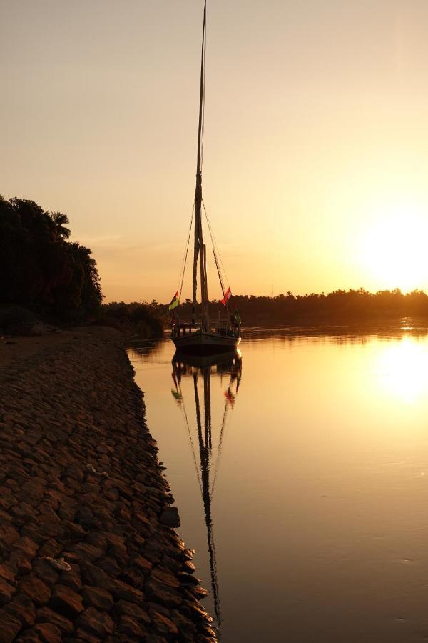 Jj Jamaica Felucca Hotel อัสวาน ภายนอก รูปภาพ